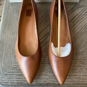 Frye Sienna Ballet Flats / Size 8 / NEW NEVER WORN